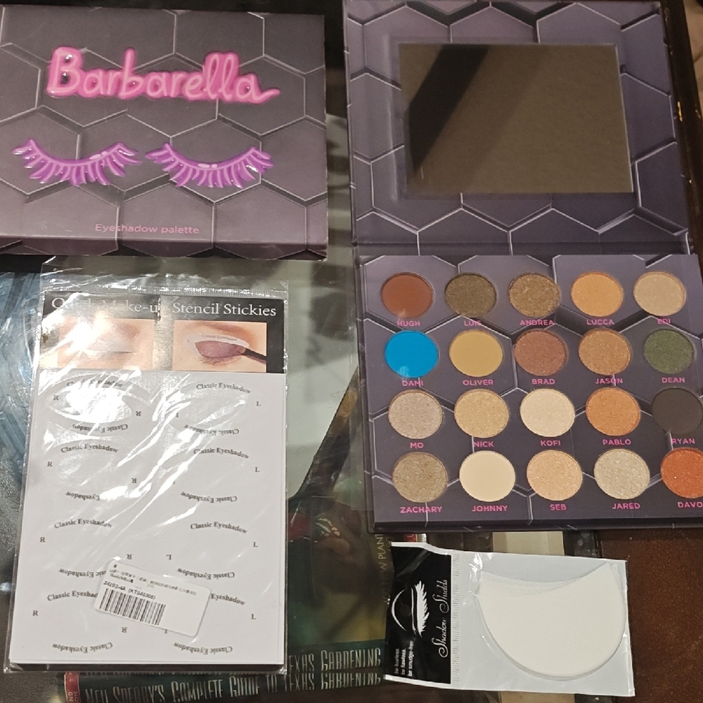 Eyeshadow Palette with Mirror - Multi-Color